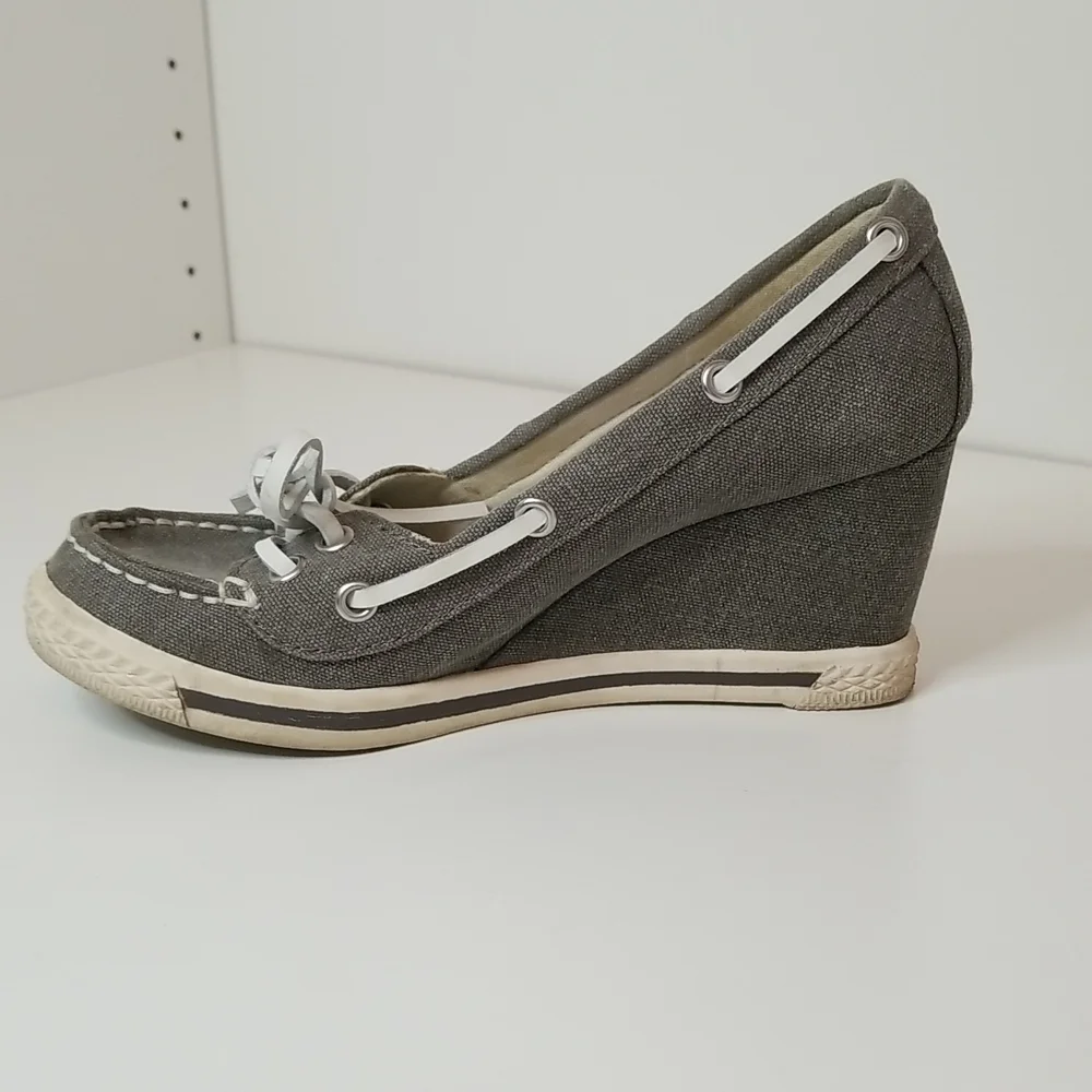 Rock & Candy Gray Wedges - Picture 2 of 10